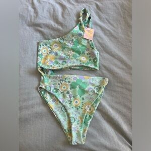 BNWT Skatie X Amber Fillerup Nicole Haleiwa